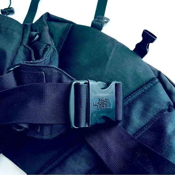 The North Face Utah Winter Games Waist Lumber Fanny Pack - Mountain Biker Black - Picture 10 of 10